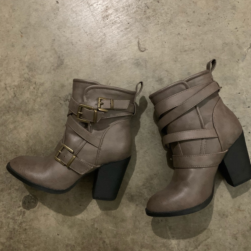 JustFab Raelyn Taupe Boots - Picture 3 of 4